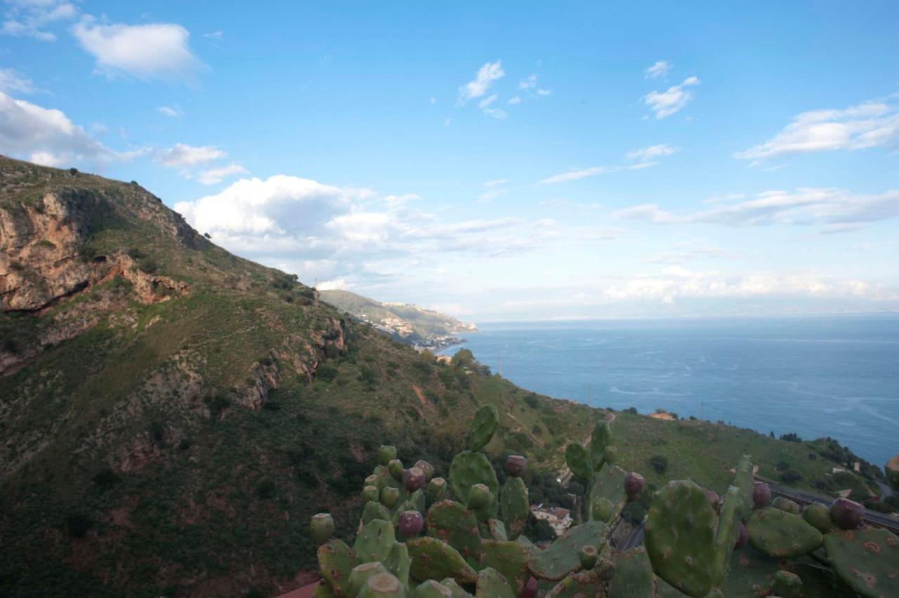 Mara'S House, 10 Minuti A Piedi Dal Centro, Parcheggio Privato Taormina Ngoại thất bức ảnh