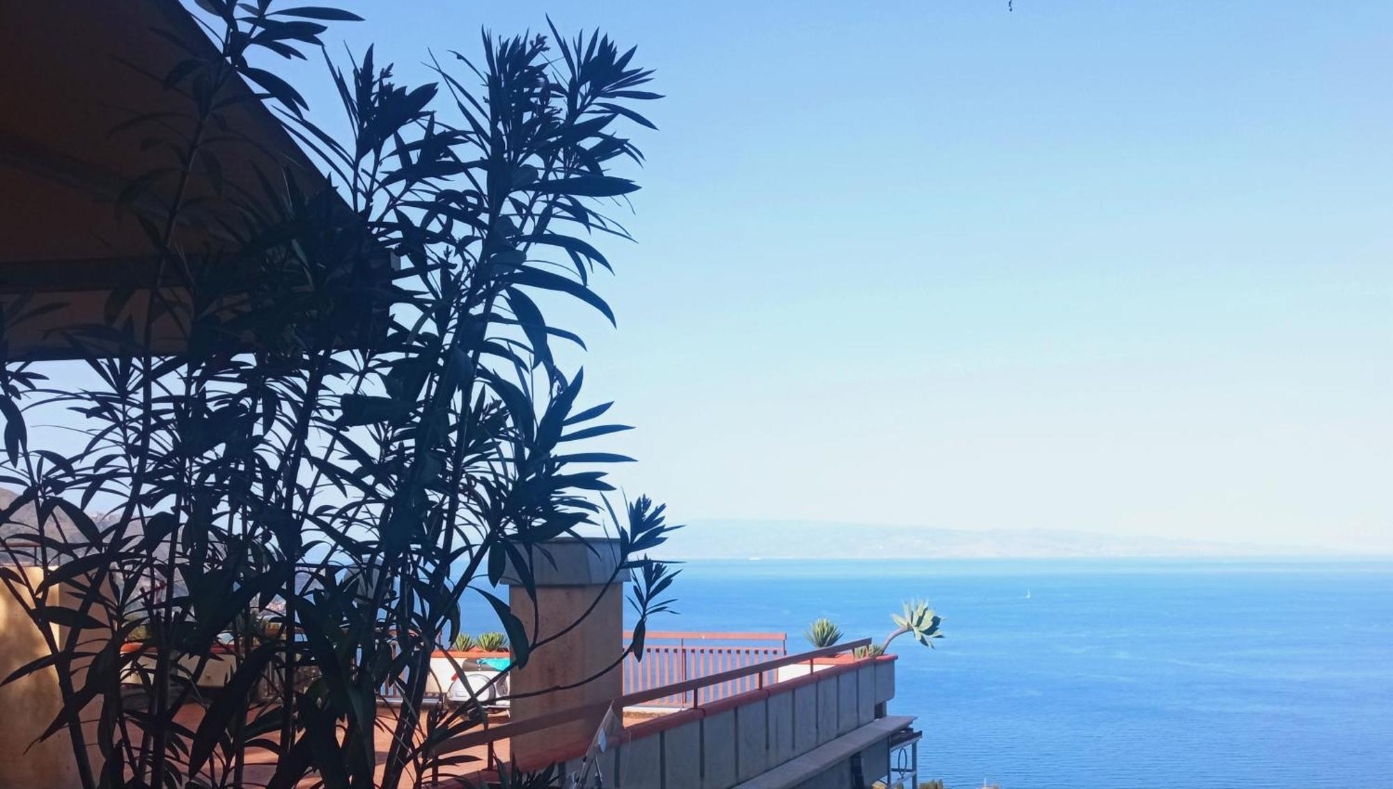 Mara'S House, 10 Minuti A Piedi Dal Centro, Parcheggio Privato Taormina Ngoại thất bức ảnh